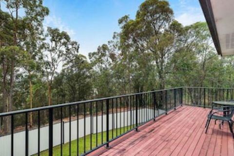 Central Gold Coast Large, Modern, Elevated Home - Accommodation Perth 7