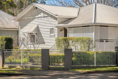 Frangipani House - Accommodation Perth 3