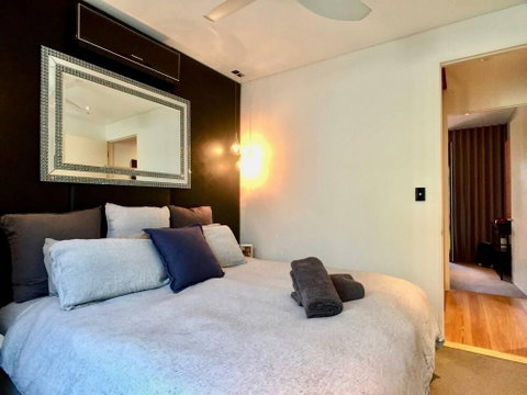 3 Storey Home Close Walk To Fox Studios SCG & City - Accommodation Perth 6