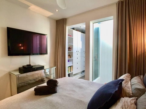 3 Storey Home Close Walk To Fox Studios SCG & City - Accommodation Perth 1