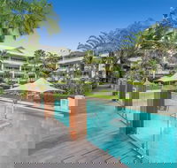 Poolside Apt In Alamanda Beachfront Resort 55 - Perth Resorts