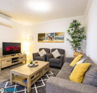 Deluxe Stays McMillan Holiday Apartments with Complimentary Parking  Netflix