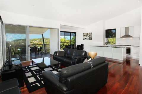224 Centenary Heights Road Coolum Beach 500 Dollar Bond Linen Included - Accommodation Perth 2