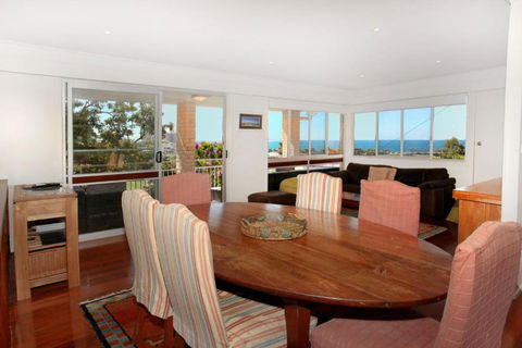 32 Barra Crescent Coolum Beach. Bond 500 FOXTEL WIFI Linen Supplied - Perth Resorts 3