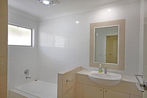 32 Barra Crescent Coolum Beach. Bond 500 FOXTEL WIFI Linen Supplied - Perth Resorts 2