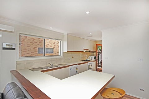 32 Barra Crescent Coolum Beach. Bond 500 FOXTEL WIFI Linen Supplied - Perth Resorts 1