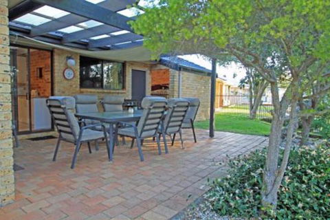 Thora Street Waterfront - Accommodation Perth 3