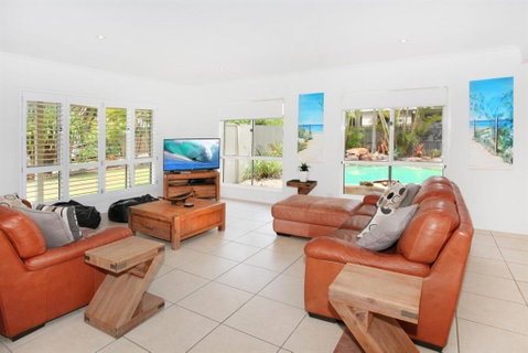 11 Dalmor Court Coolum Beach Pet Friendly Linen Supplied 500 BOND - Accommodation Perth 2