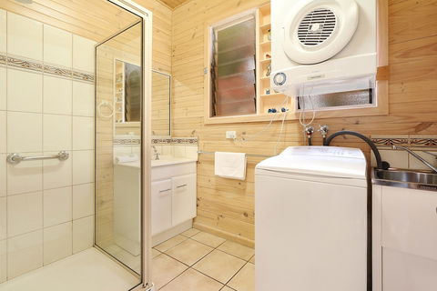 Blue Wren Cottage 3 Bedroom 2 Bath - Accommodation Perth 6