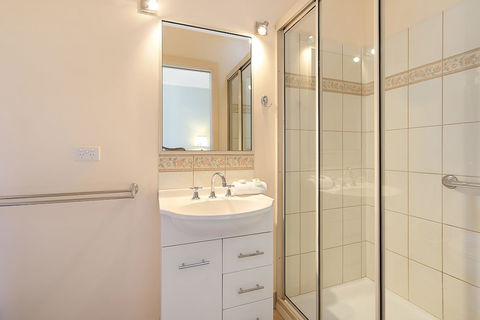 Blue Wren Cottage 3 Bedroom 2 Bath - Accommodation Perth 5