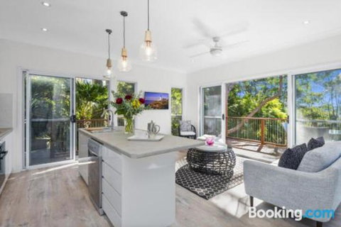 Avalon Tree House - Accommodation Perth 2