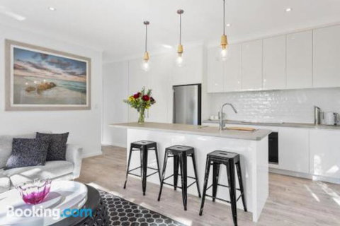 Avalon Tree House - Accommodation Perth 5