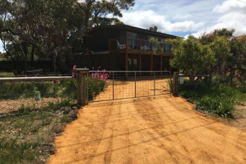 The Anglesea Beach House ADVENTURE RETREAT - Accommodation Perth 6