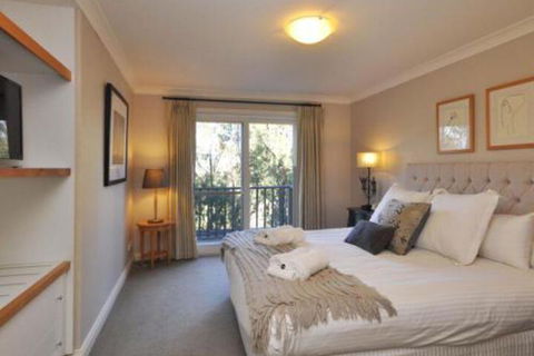 Villa Beaujolais Located Within Cypress Lakes - Perth Resorts 7