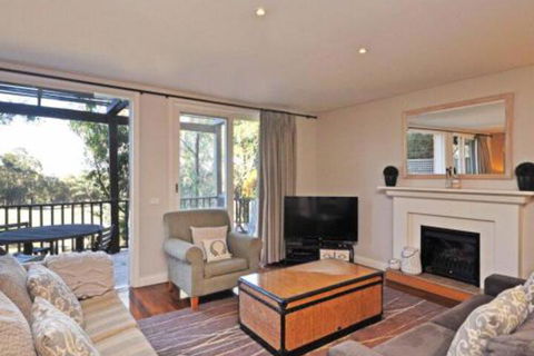 Villa Beaujolais Located Within Cypress Lakes - Perth Resorts 4