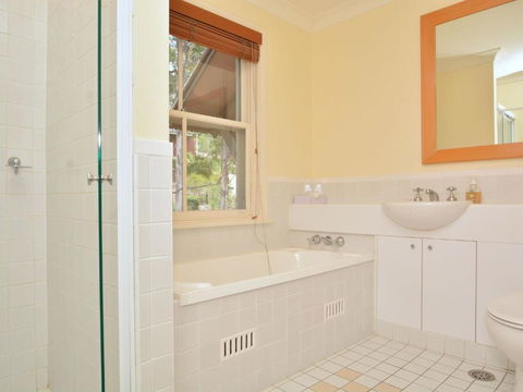 Villa Executive 2br Barbera Resort Condo Located Within Cypress Lakes Resort (nothing Is More Central) - Perth Resorts 1