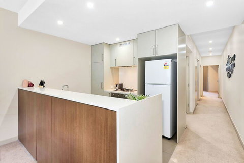 Spacious And Serene Apt In The Leafy Suburb - Accommodation Perth 3