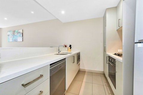 Spacious And Serene Apt In The Leafy Suburb - Accommodation Perth 2