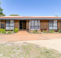 Lowes on the Lakes - Accommodation Perth