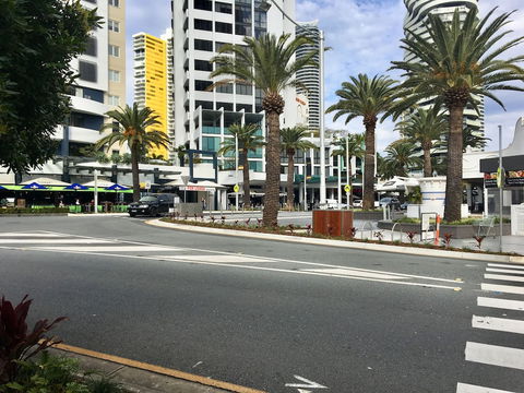 Broadbeach Private Apt With CHA - Accommodation Perth 0
