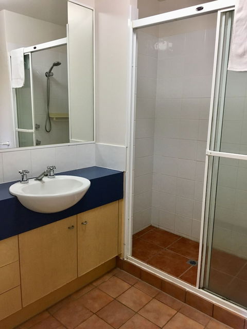 Broadbeach Private Apt With CHA - Accommodation Perth 6