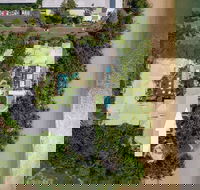 Belle Escapes - Absolute Beachfront Apartment in Alamanda Resort 21 - Perth Resorts