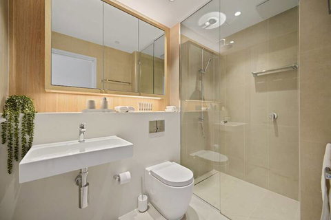 New Contemporary Apartment Near Macquarie Centre - Accommodation Perth 4