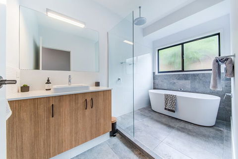 Hillside Haven Airlie Beach - Accommodation Perth 6