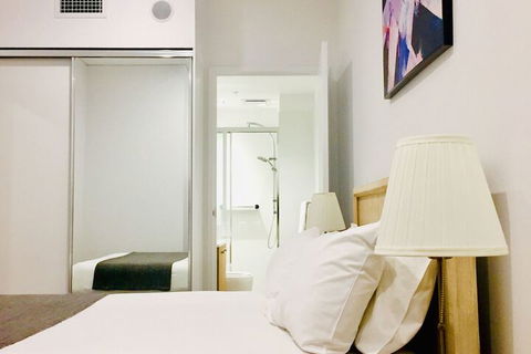 Mid City Apartment - Perth Resorts 6