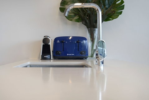 New Luxury Apartment Walking To Shops & Cinema - Accommodation Perth 3
