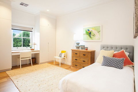 The Tarmons - Accommodation Perth 3