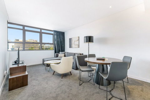 1 Bedroom Modern Apartment In Chatswood - Accommodation Perth 6
