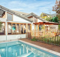 Sunny Family Beach House - Perth Resorts