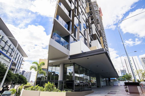 Arise Brisbane One - Perth Resorts 1