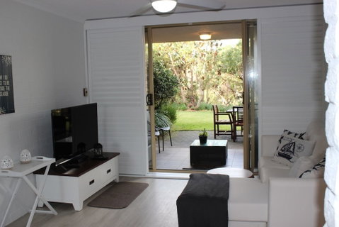 Oceanside - Accommodation Perth 4