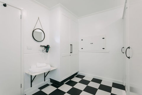 Deco Beach Luxury Apartments - Accommodation Perth 4