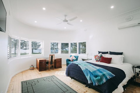 Deco Beach Luxury Apartments - Accommodation Perth 5