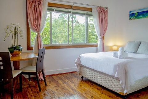 Bright & Spacious Home With Hotel Grade Cleanliness - Accommodation Perth 4