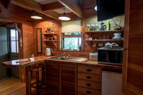 Guide Falls Cottage - Accommodation Perth 7
