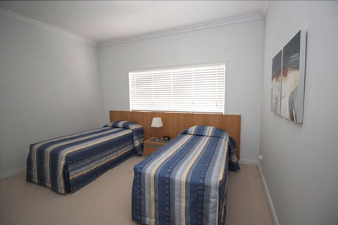 Deep Blue 12 - Perth Resorts 6