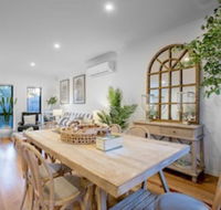 AUJOY 3 Bed Townhouse Burwood 3 - Accommodation Perth