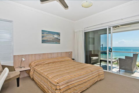 Deep Blue 20 - Perth Resorts 5