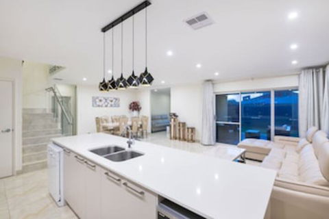 Balcatta 4 Bedroom House - Accommodation Perth 0