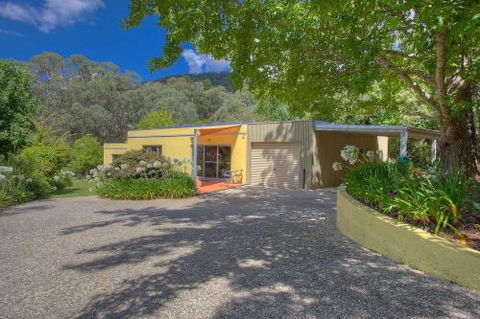 A Bach At Bright Bright VIC - Accommodation Perth 1