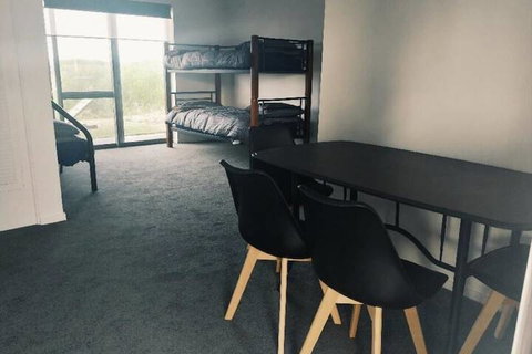 The Surfside Beaumaris - Accommodation Perth 2