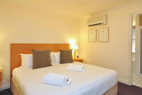 Villa Petit Verdot Located Within Cypress Lakes - Accommodation Perth 5