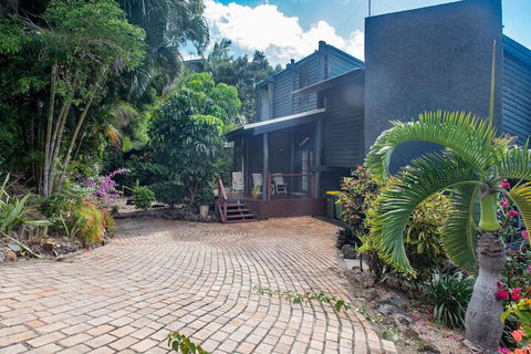 The Treehouse - Accommodation Perth 3
