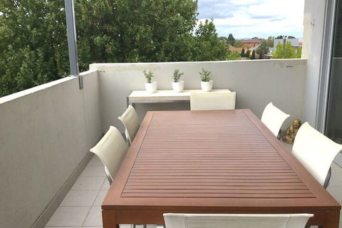 Essendon Sub Penthouse On Napier - Accommodation Perth 1