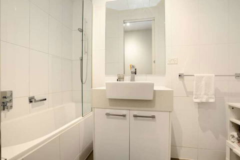 Essendon Sub Penthouse On Napier - Accommodation Perth 5