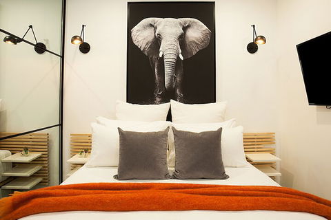 Urban Rest The Young - Perth Resorts 5